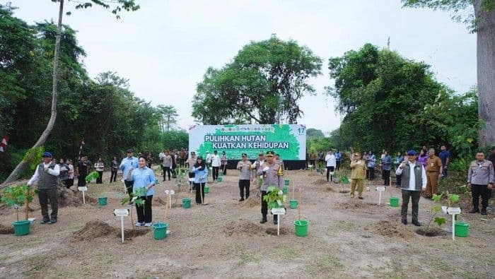 Kapolri dan Titiek Soeharto Tinjau TNTN: Dukungan untuk Pelestarian Gajah dan Penghijauan