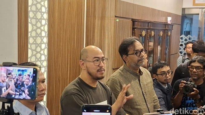Dilaporkan Soal Dugaan Mens Rea, Pandji Pragiwaksono Nyatakan Siap Hadapi Proses Hukum