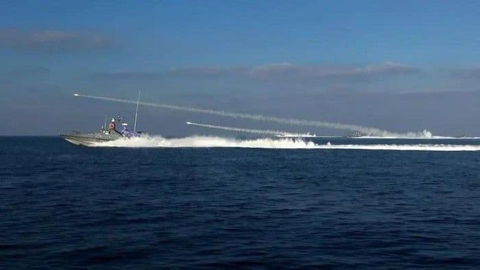 Kapal Tanker Terbakar di Selat Hormuz Usai Serangan Drone, Ketegangan Memanas